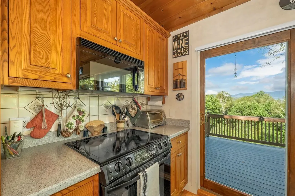 132 Banjo Drive Thornton NH 03285