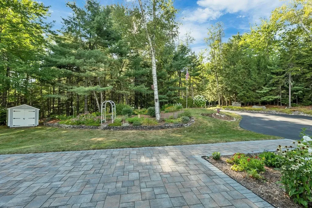 132 Banjo Drive Thornton NH 03285