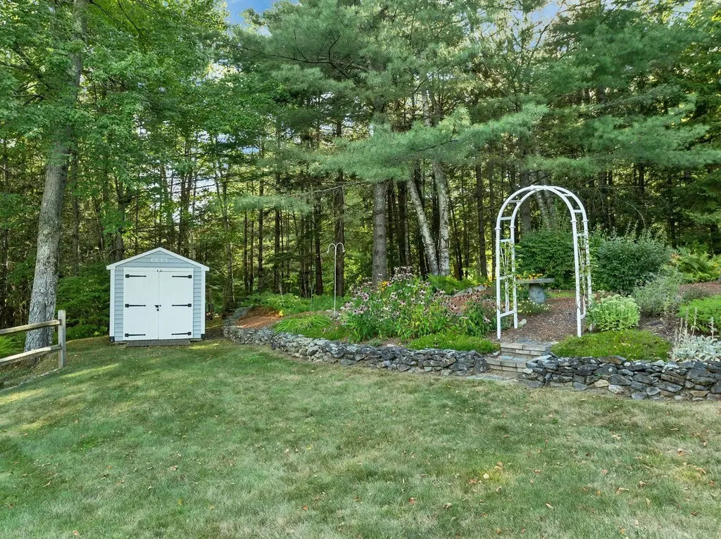 132 Banjo Drive Thornton NH 03285