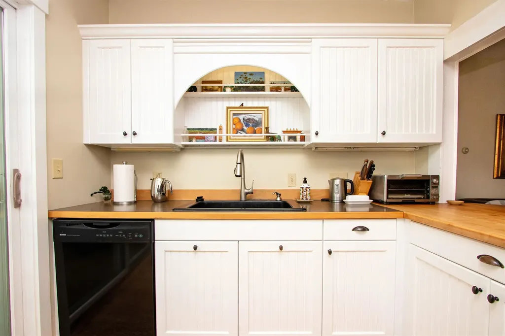 282 South Main Street Peacham VT 05862