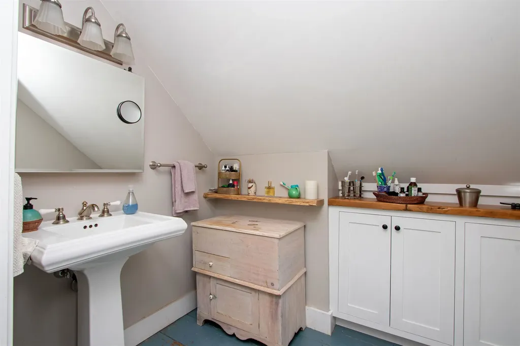 282 South Main Street Peacham VT 05862