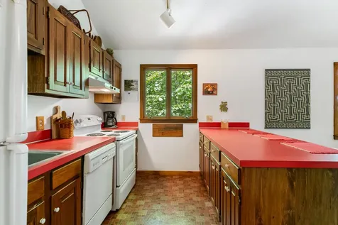 12 Draper Mill Road Grantham NH 03753