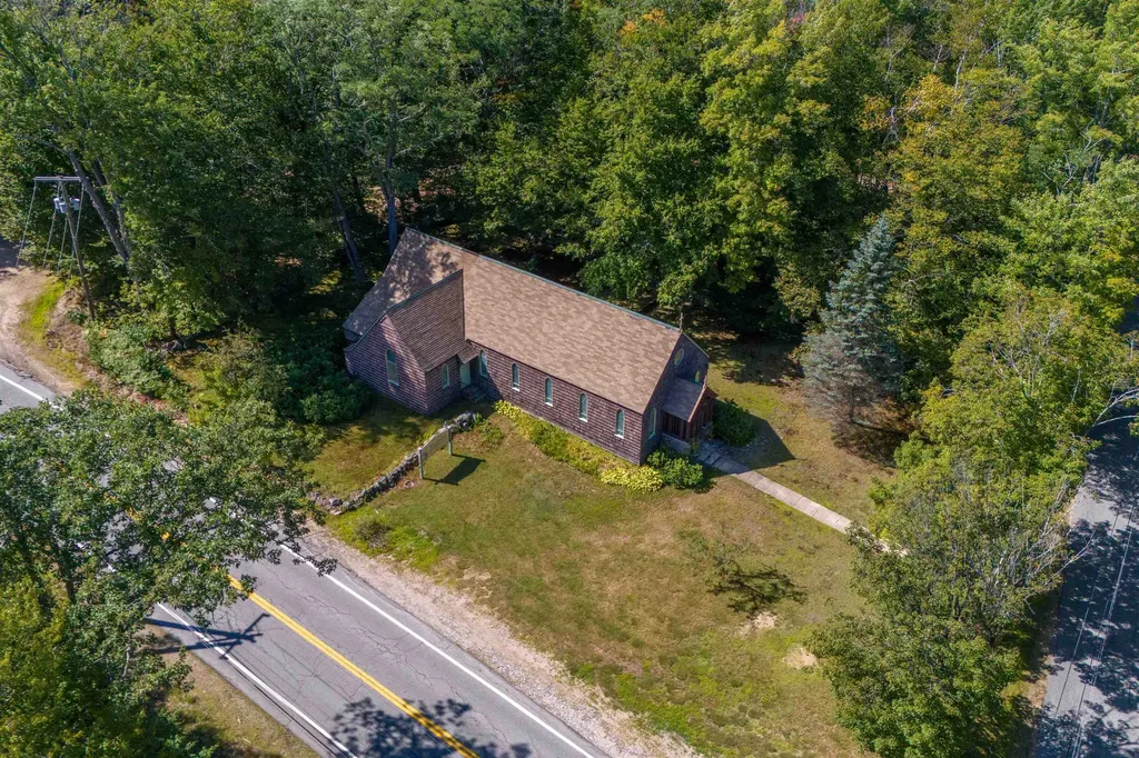 948 Gardner Hill Road Tamworth NH 03886