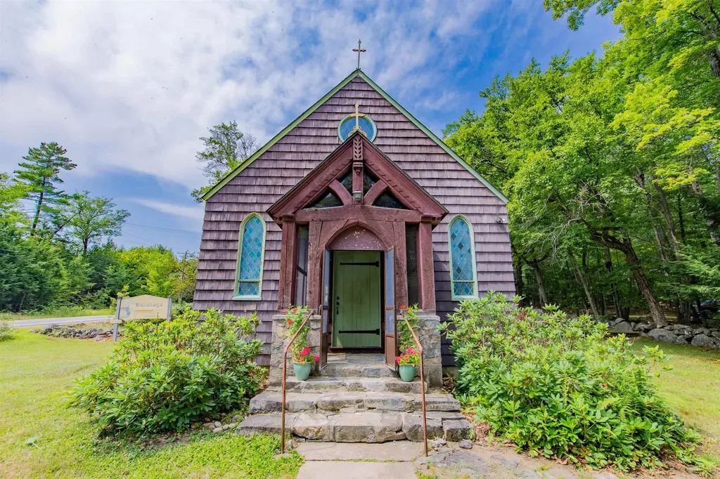 948 Gardner Hill Road Tamworth NH 03886