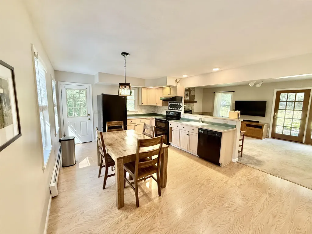 175 Sherwood Forest Londonderry VT 05148