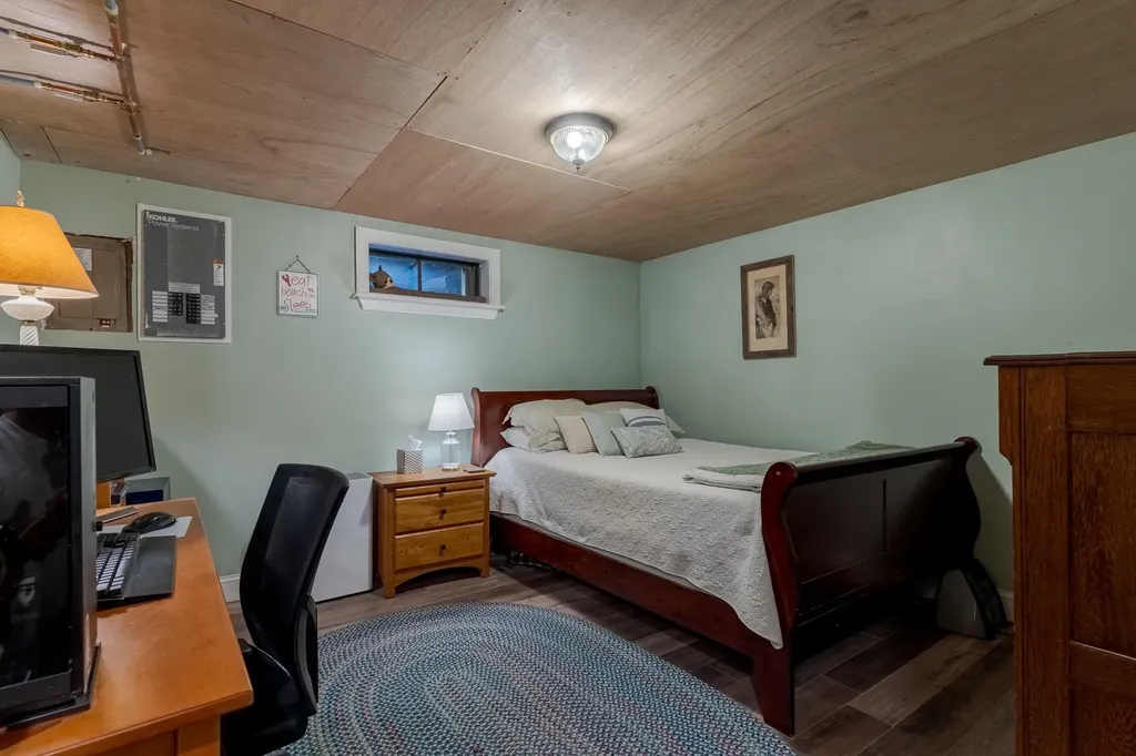 15 Allens Avenue Lee NH 03861