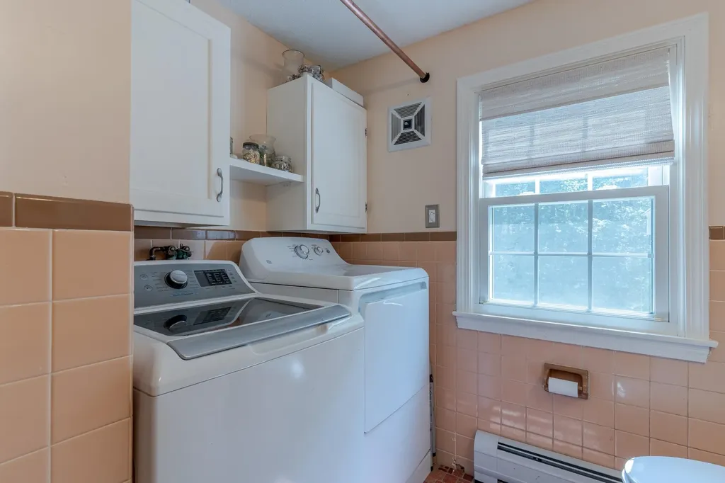 15 Allens Avenue Lee NH 03861