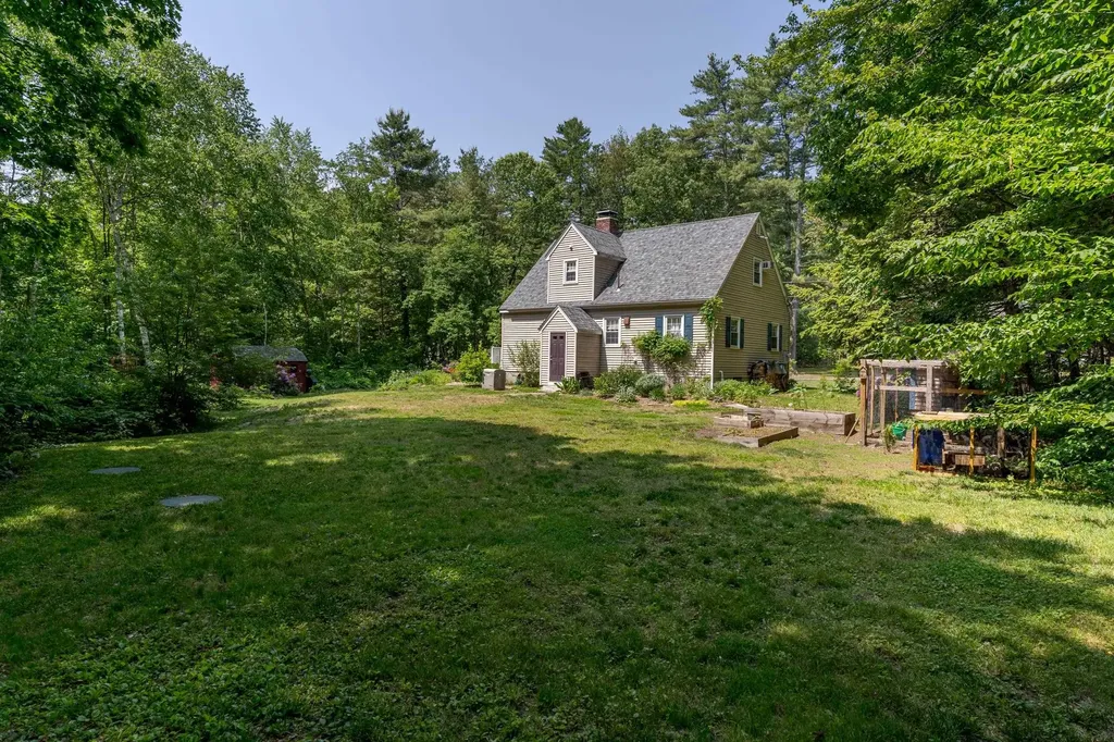 15 Allens Avenue Lee NH 03861