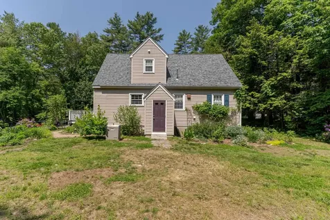 15 Allens Avenue Lee NH 03861