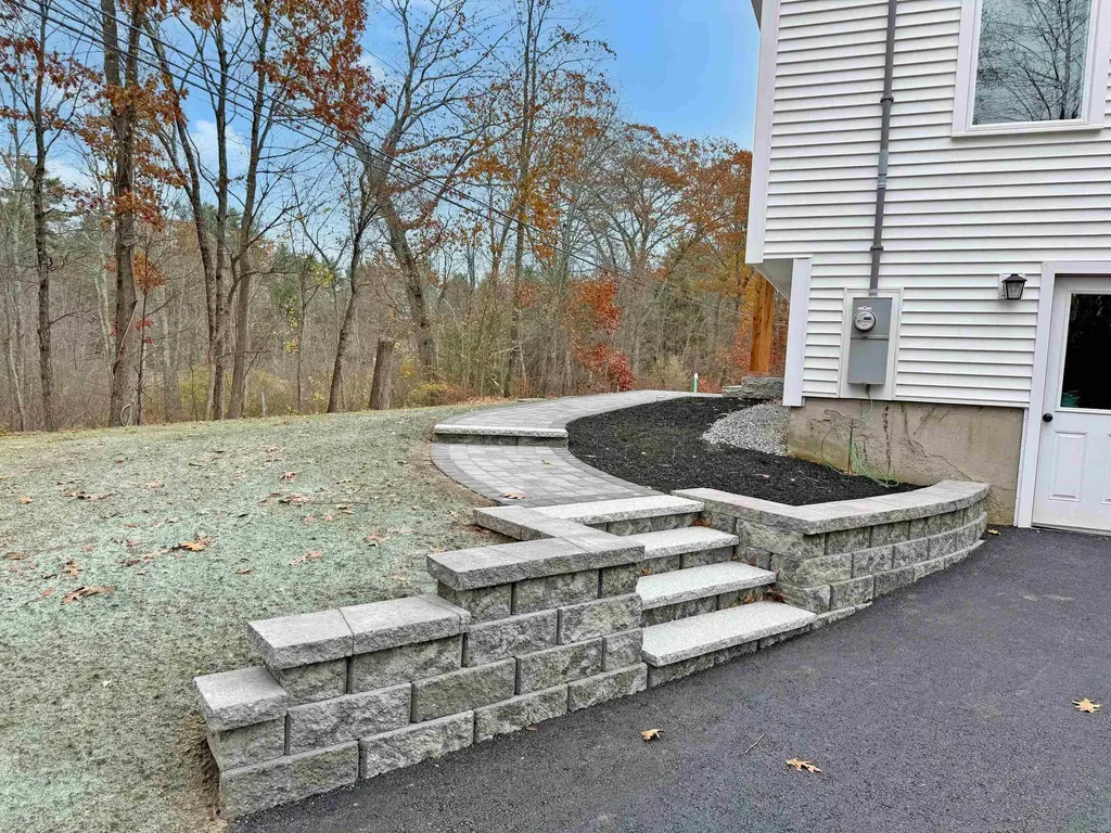 61 Sargent Road Sandown NH 03873