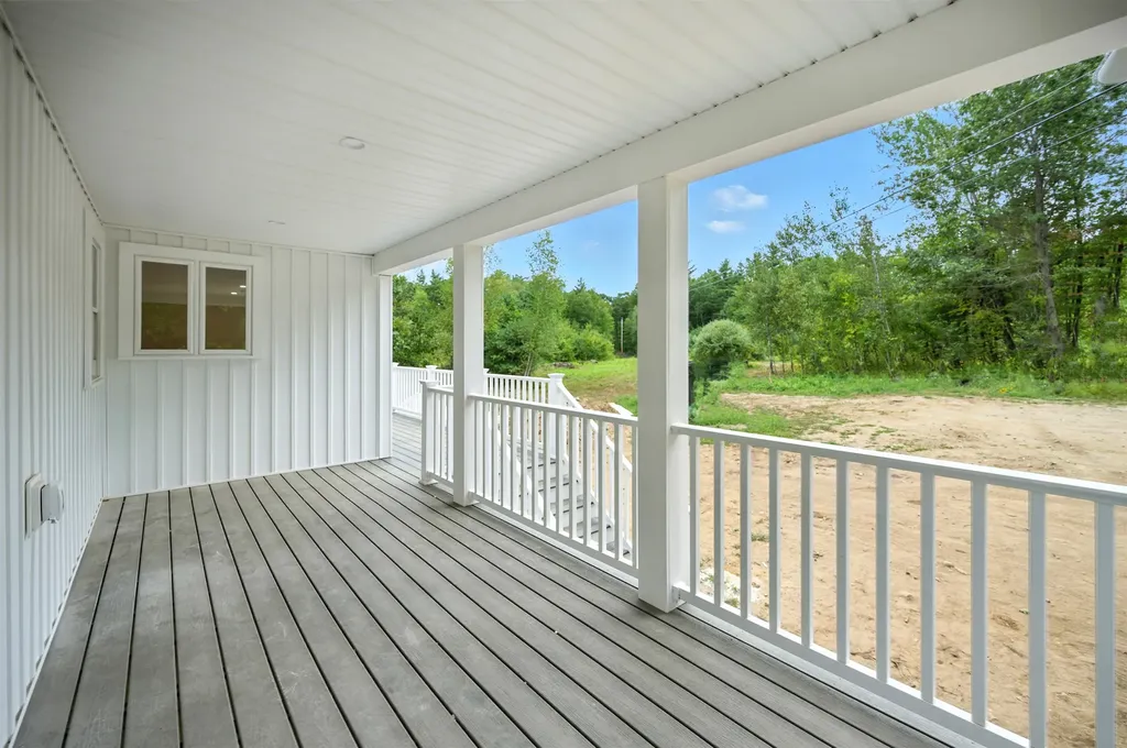 61 Sargent Road Sandown NH 03873