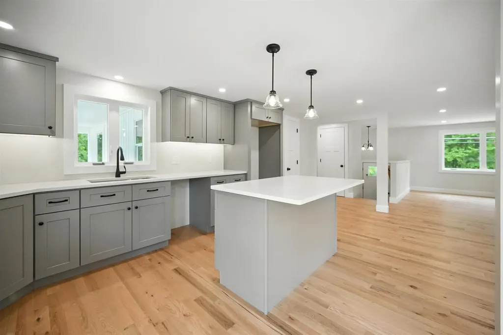 61 Sargent Road Sandown NH 03873