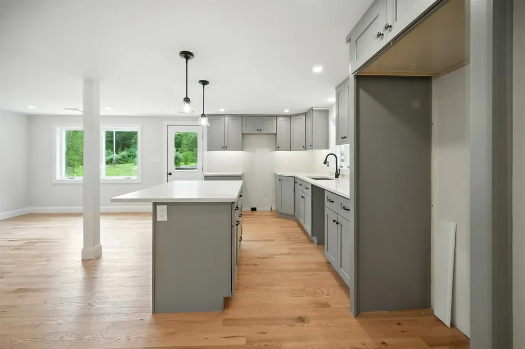 61 Sargent Road Sandown NH 03873