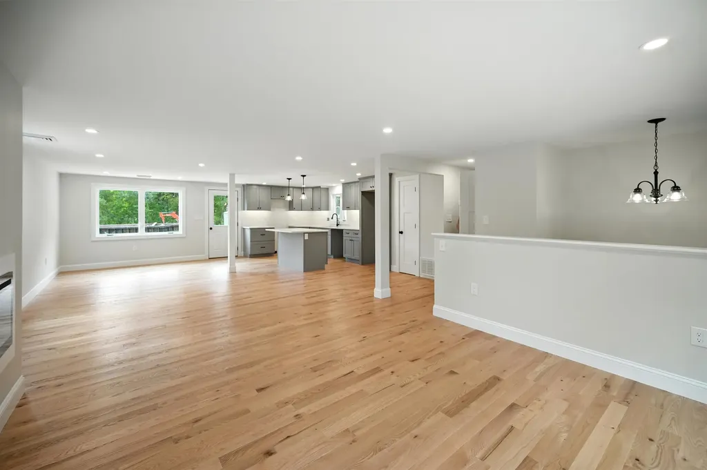 61 Sargent Road Sandown NH 03873