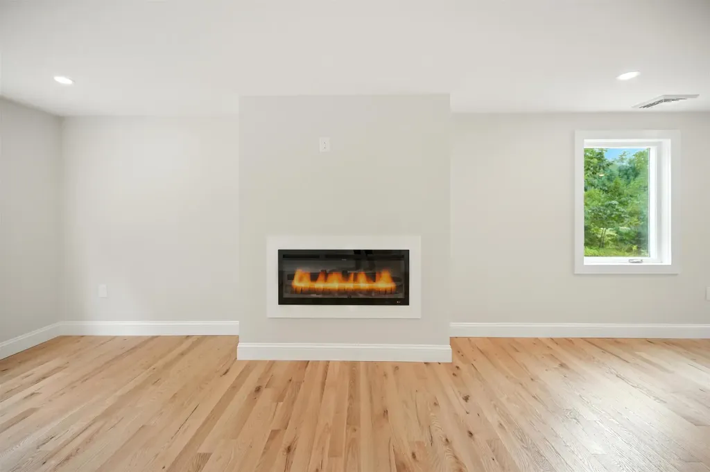 61 Sargent Road Sandown NH 03873