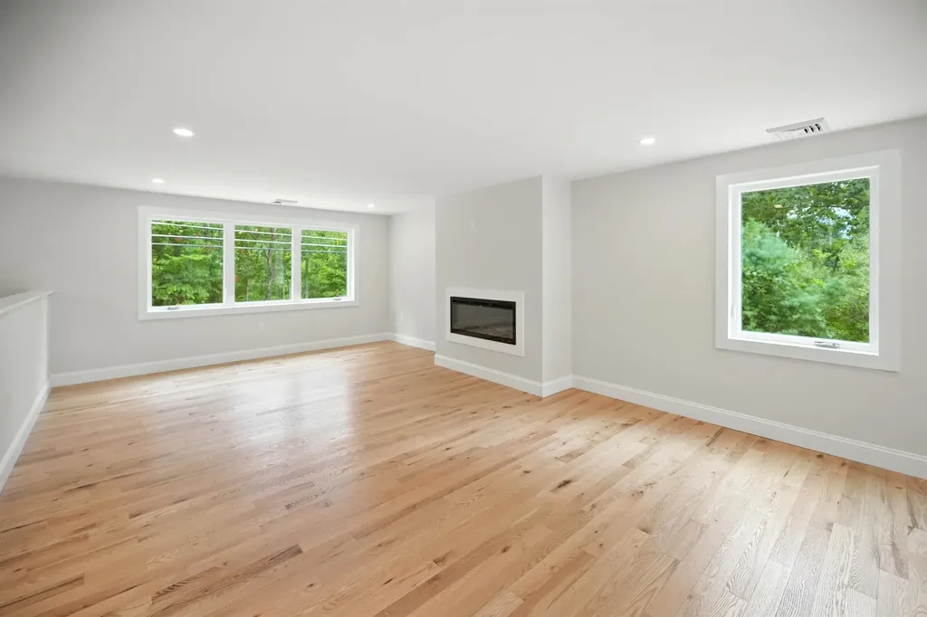 61 Sargent Road Sandown NH 03873