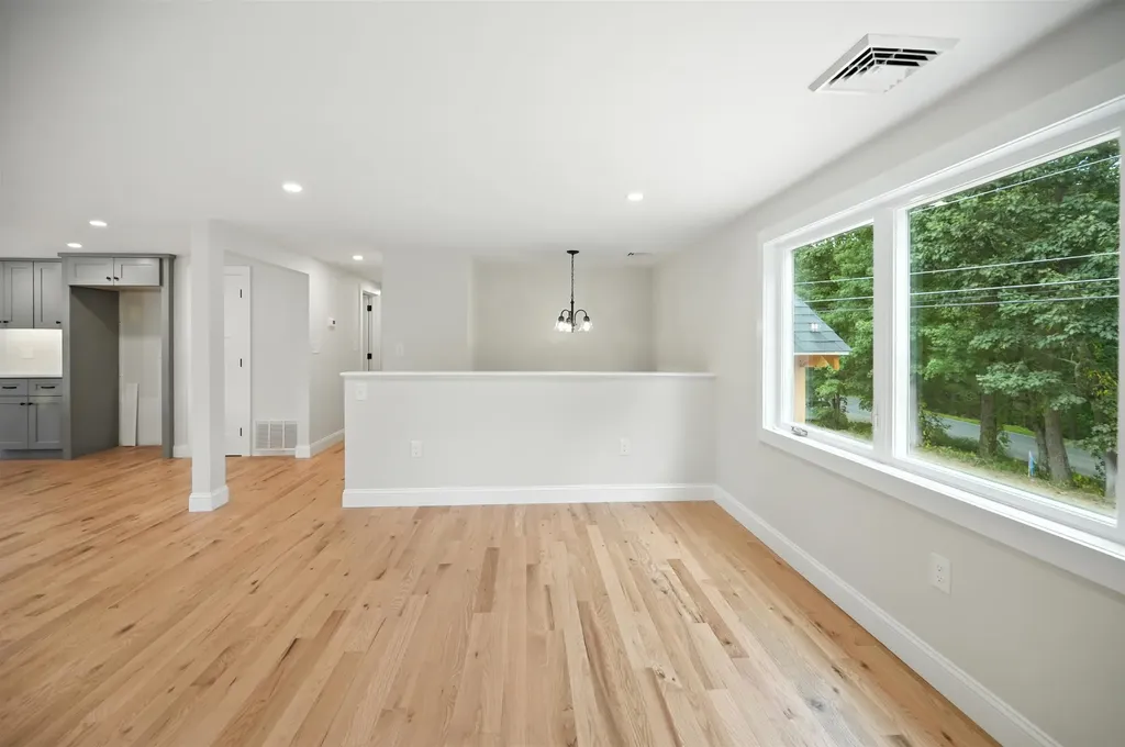 61 Sargent Road Sandown NH 03873