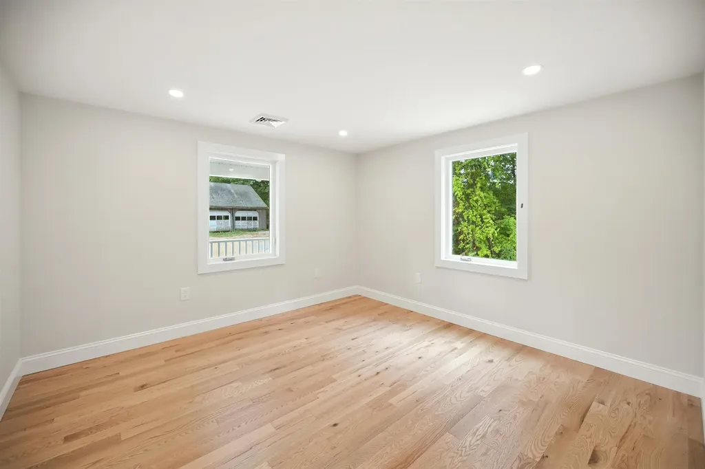 61 Sargent Road Sandown NH 03873