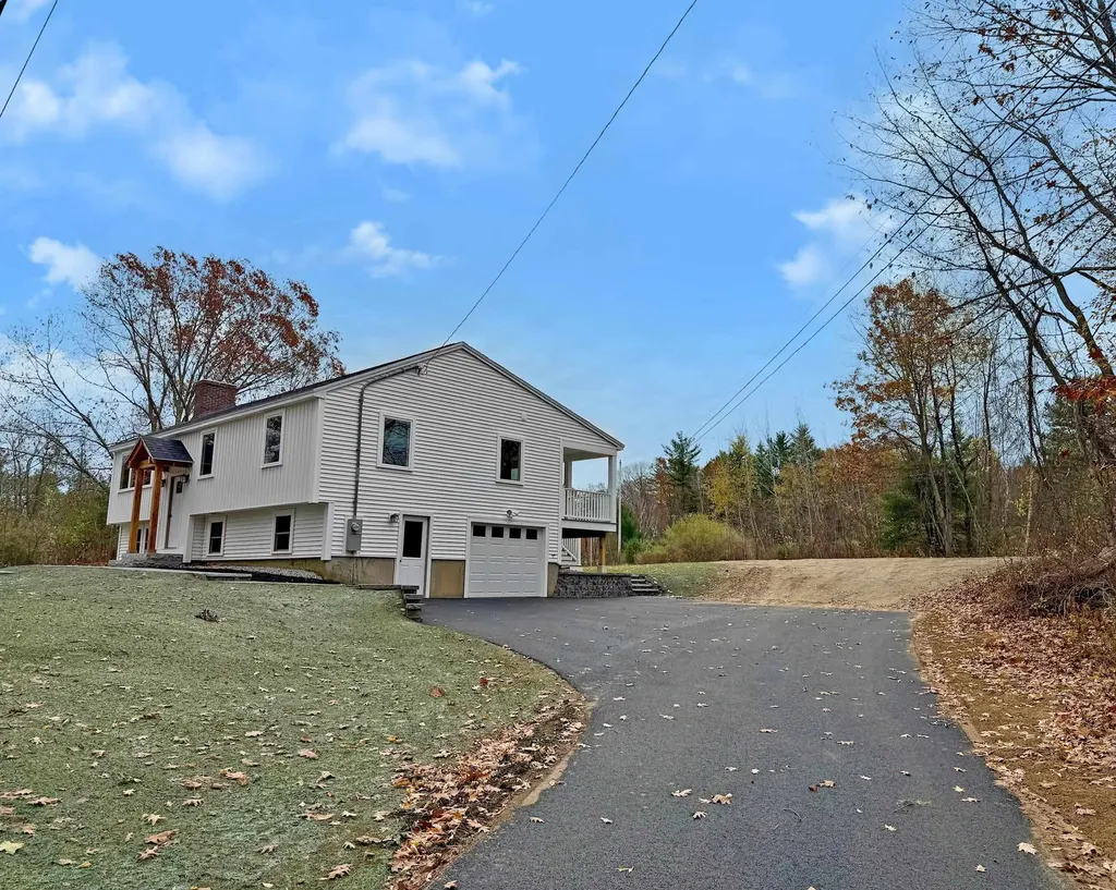 61 Sargent Road Sandown NH 03873