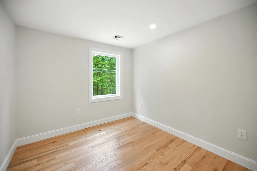 61 Sargent Road Sandown NH 03873