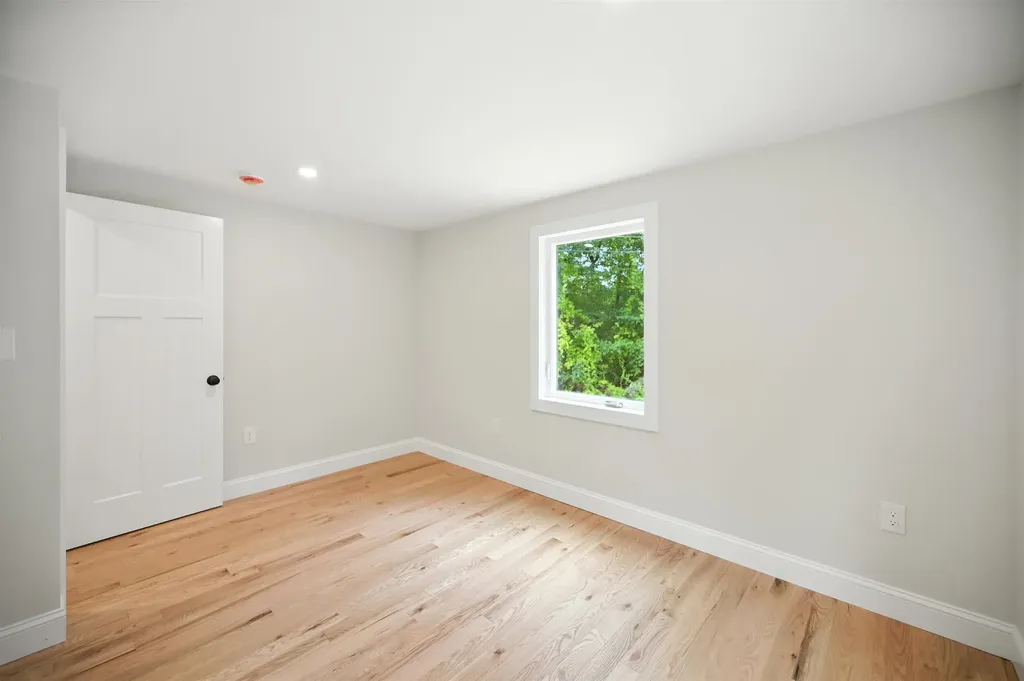 61 Sargent Road Sandown NH 03873