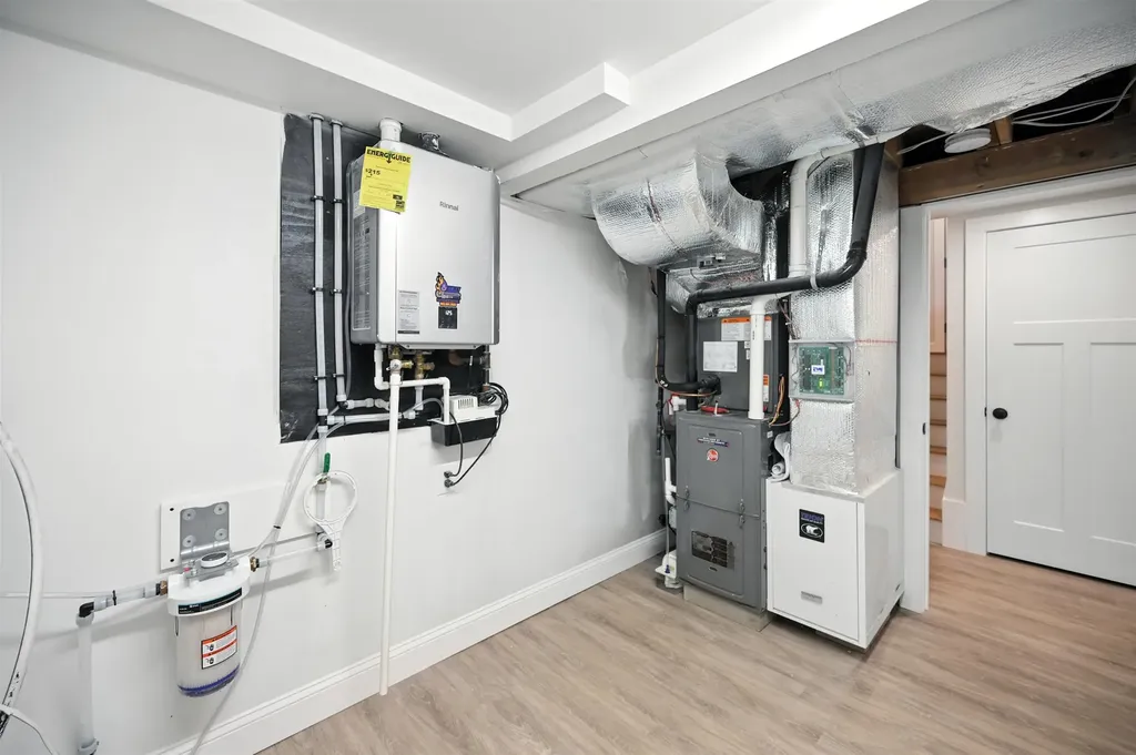 61 Sargent Road Sandown NH 03873