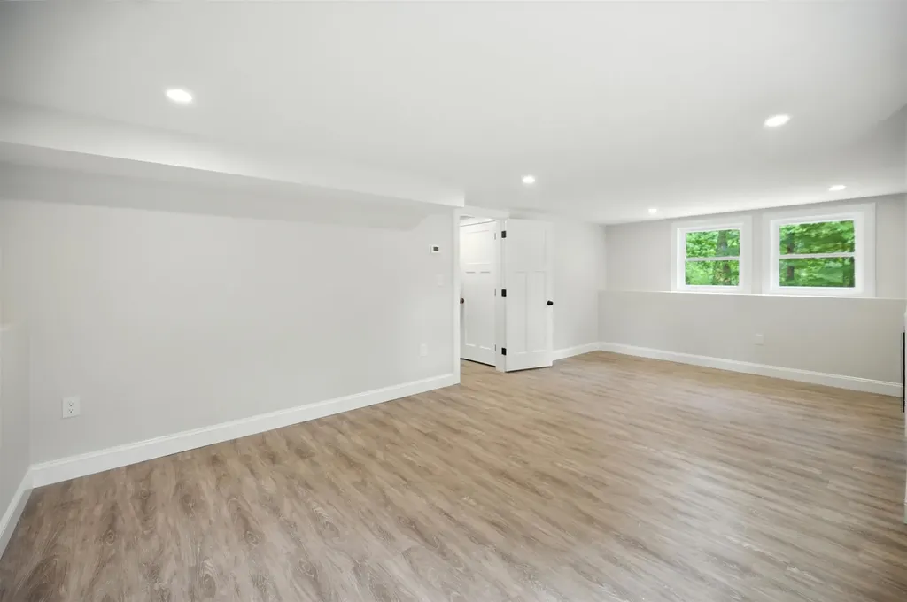 61 Sargent Road Sandown NH 03873