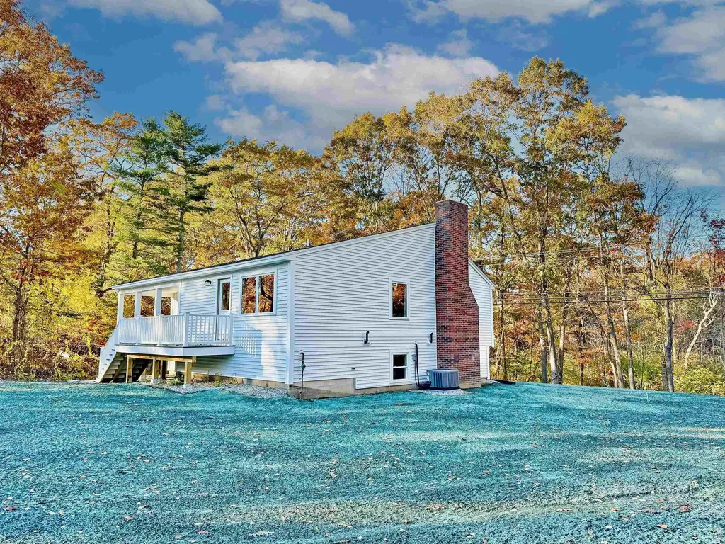 61 Sargent Road Sandown NH 03873