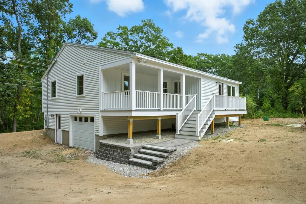 61 Sargent Road Sandown NH 03873