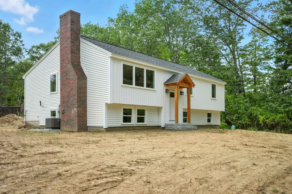 61 Sargent Road Sandown NH 03873