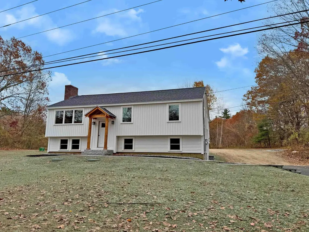 61 Sargent Road Sandown NH 03873