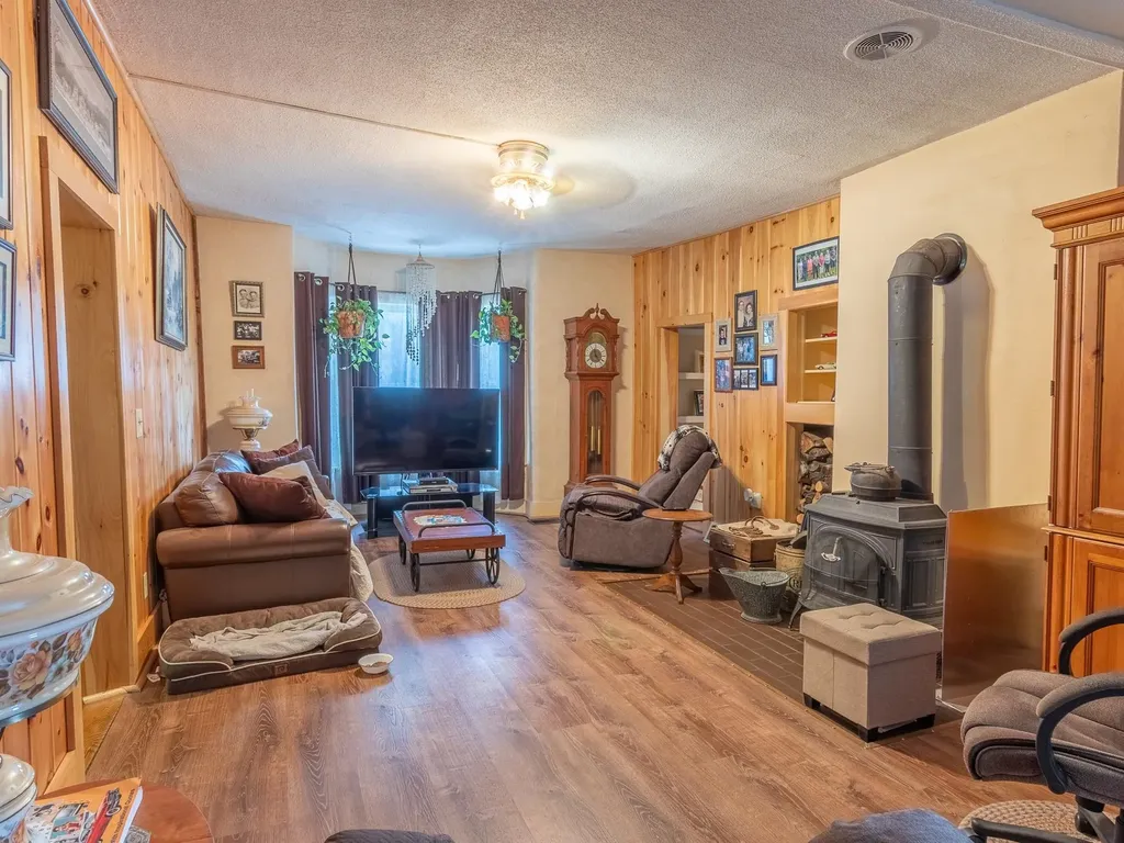 28 Village Road Surry NH 03431