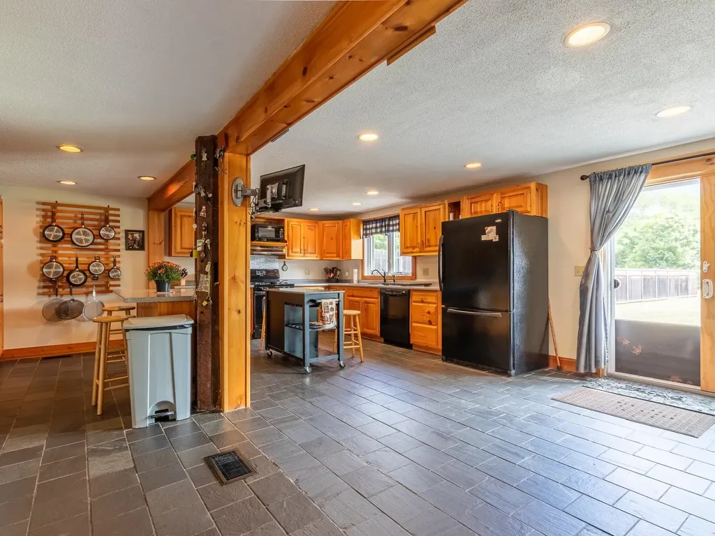 28 Village Road Surry NH 03431