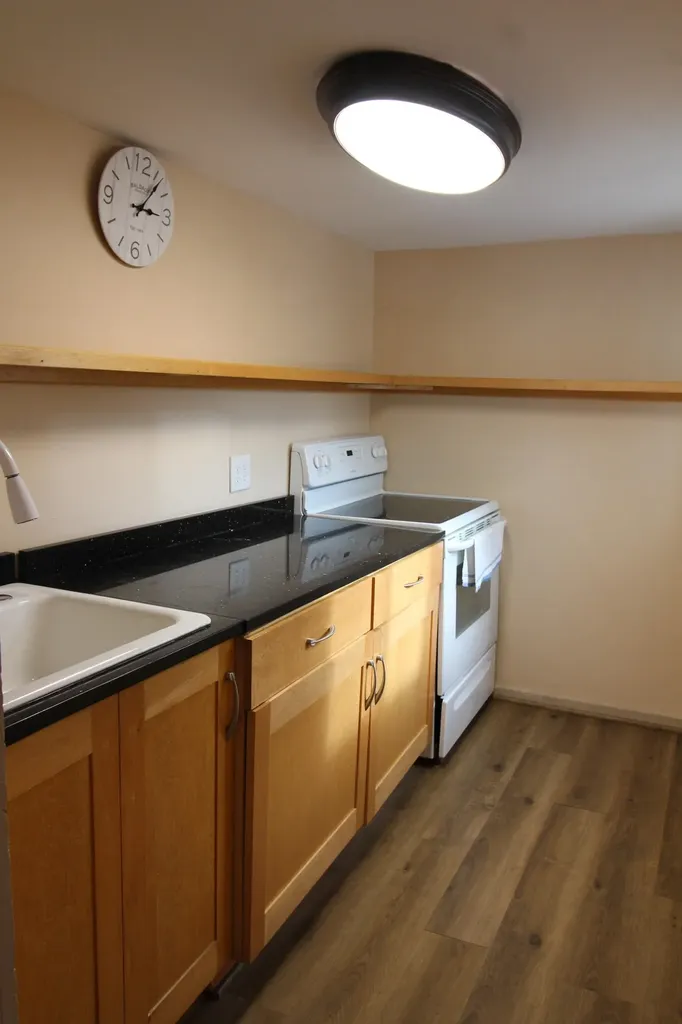 27 Centenary Avenue Laconia NH 03246