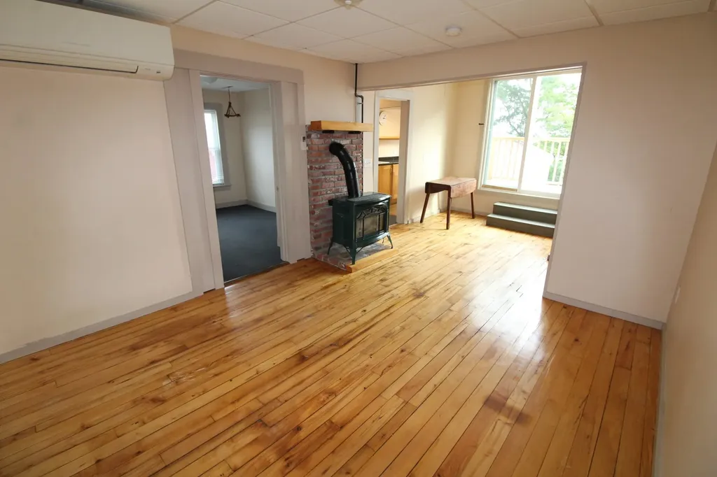 27 Centenary Avenue Laconia NH 03246