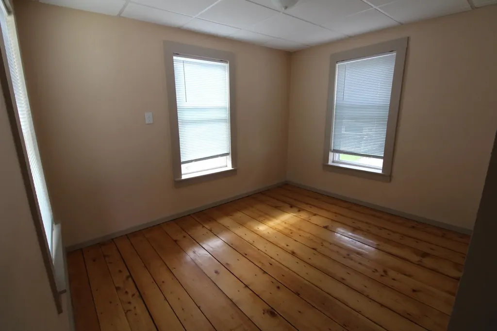 27 Centenary Avenue Laconia NH 03246