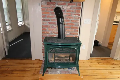 27 Centenary Avenue Laconia NH 03246