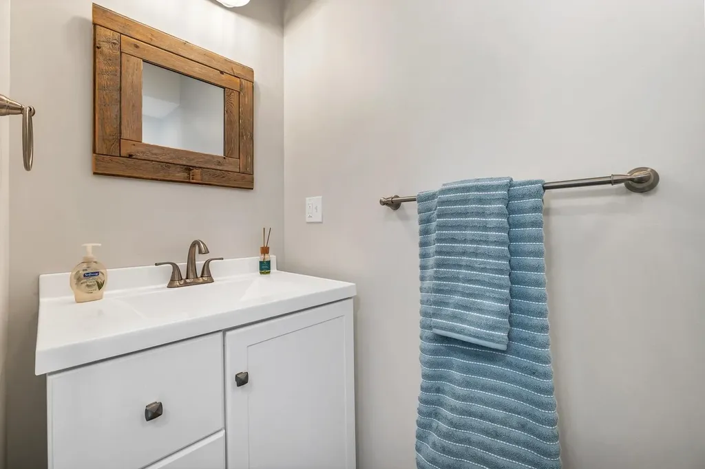 190 Island Path Hampton NH 03842