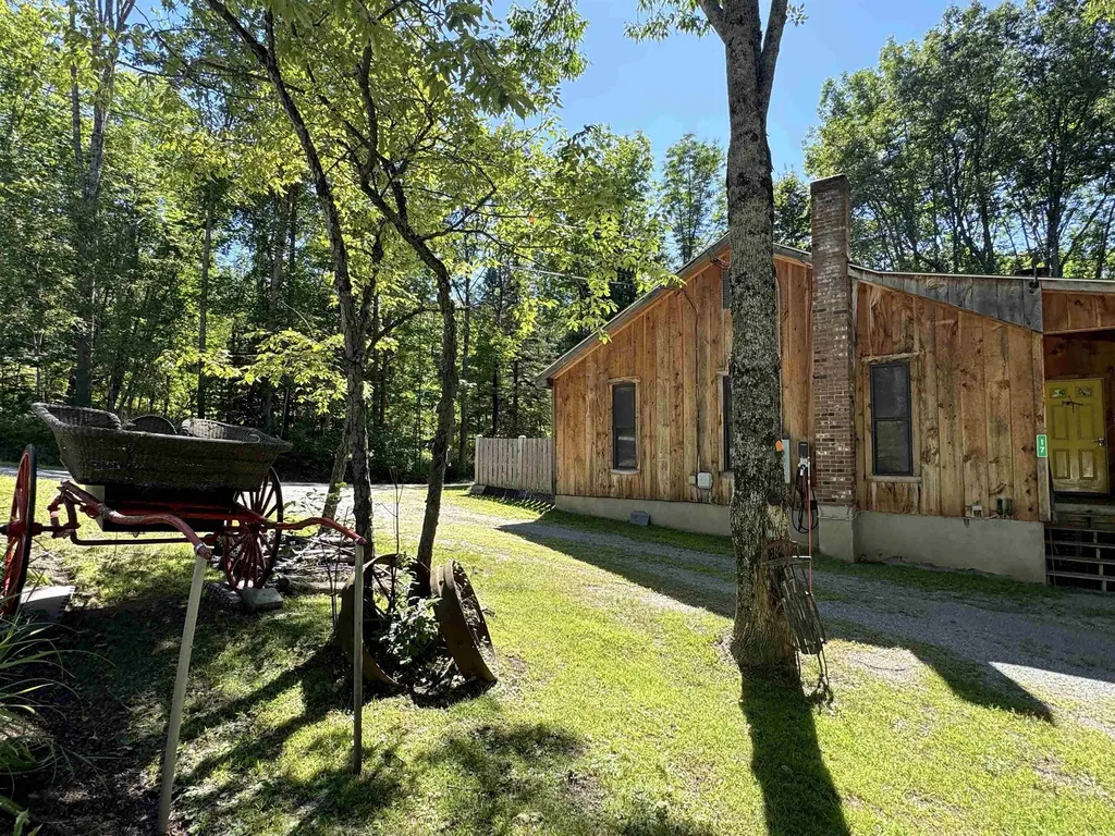 17 South Hill Street Ludlow VT 05149