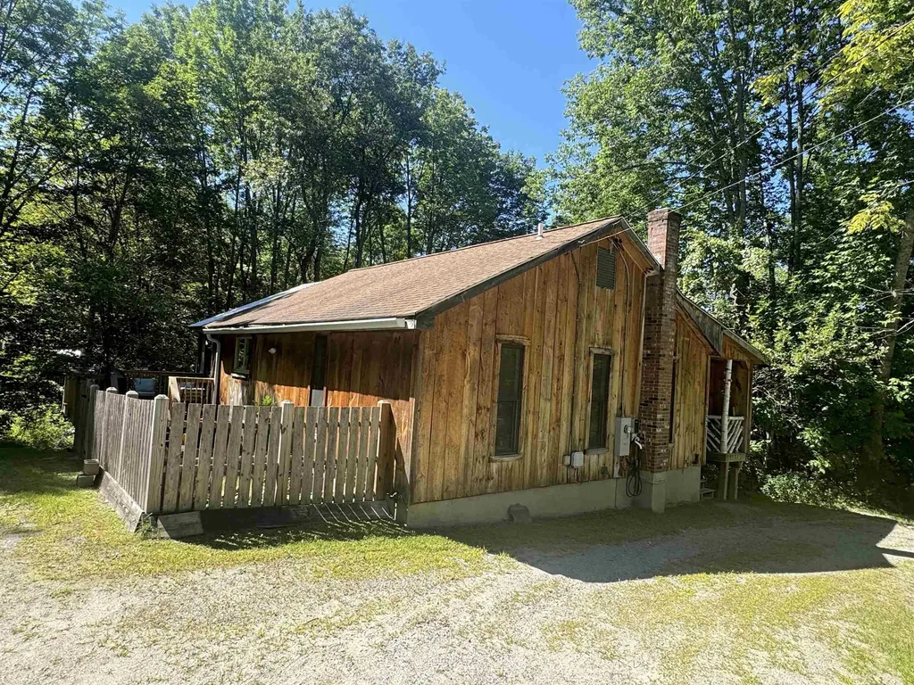 17 South Hill Street Ludlow VT 05149