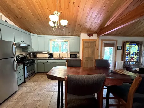 17 South Hill Street Ludlow VT 05149