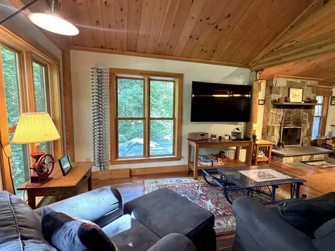 17 South Hill Street Ludlow VT 05149