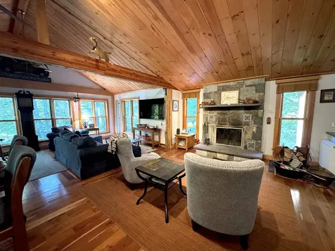 17 South Hill Street Ludlow VT 05149