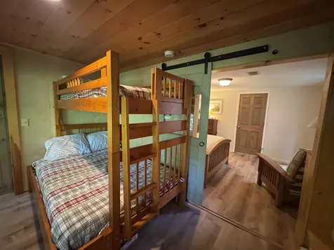 17 South Hill Street Ludlow VT 05149