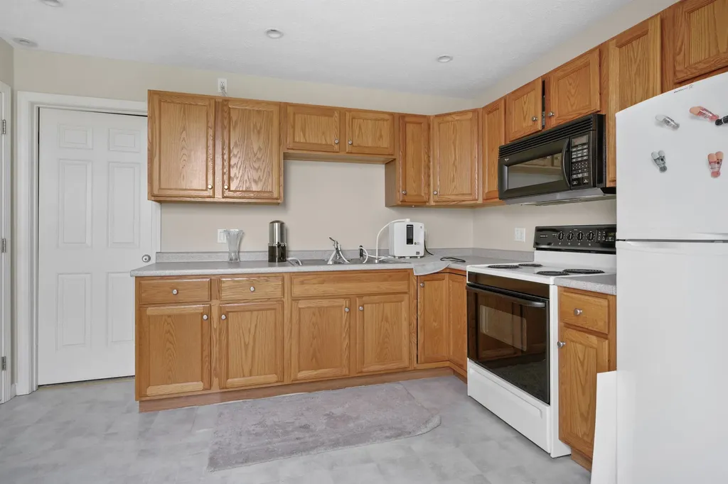 634 Old New Ipswich Road Rindge NH 03461