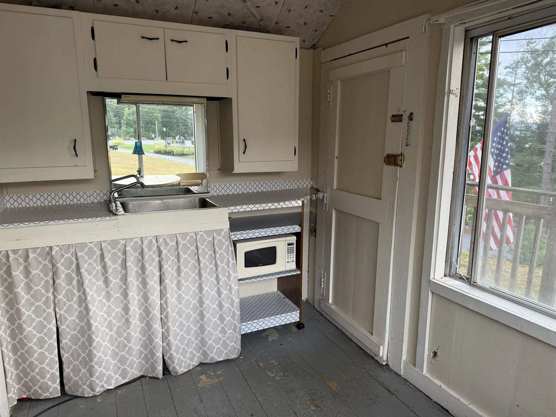 24 Dock Road Gilford NH 03249