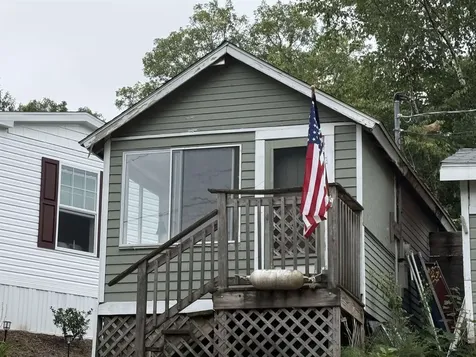 24 Dock Road Gilford NH 03249