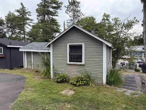 24 Dock Road Gilford NH 03249