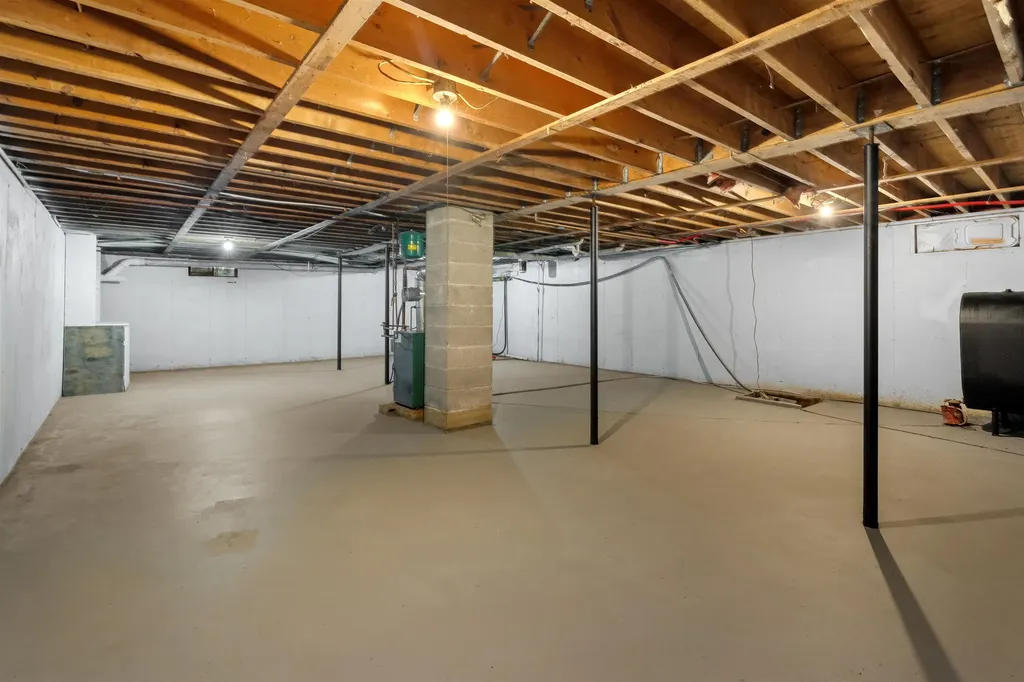 60 Sugar Hill Road Swanzey NH 03446