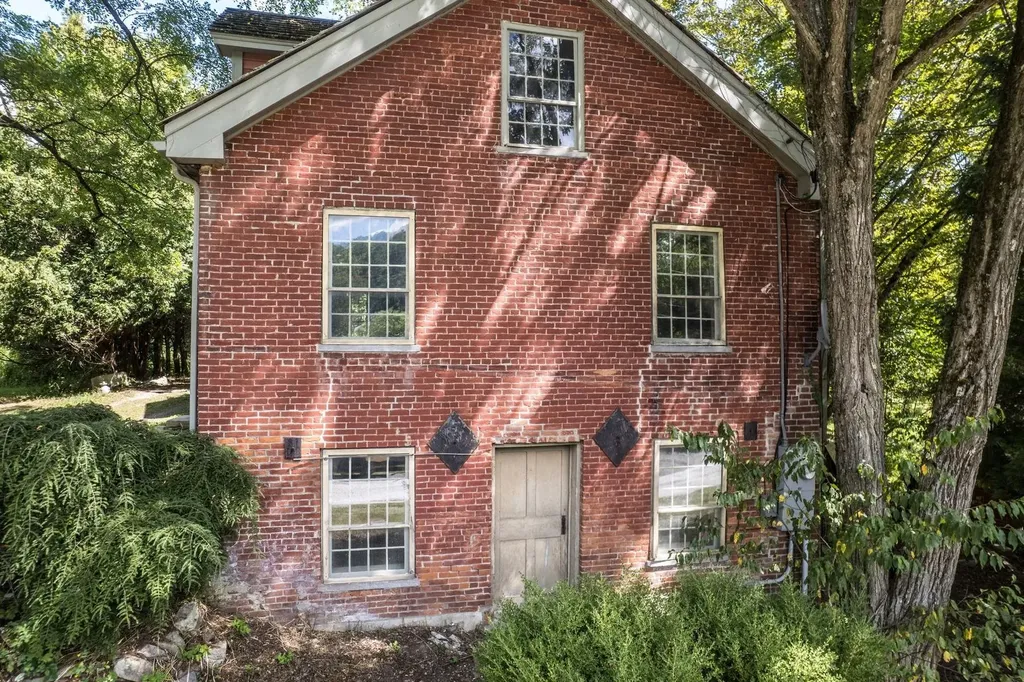 127 Clarendon Springs Lane Clarendon VT 05777